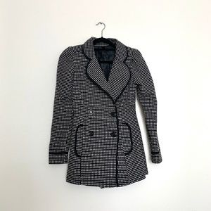 Wrapper Black & White Coat Size Small